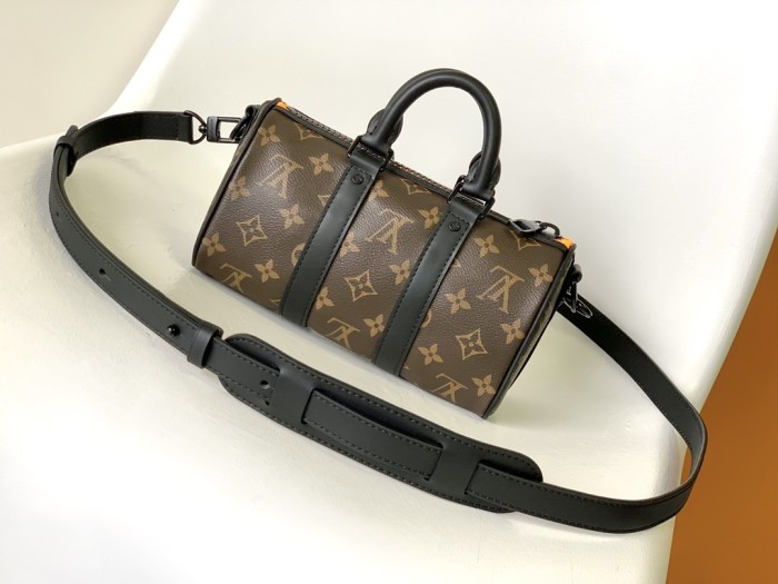 LV Bag M80201