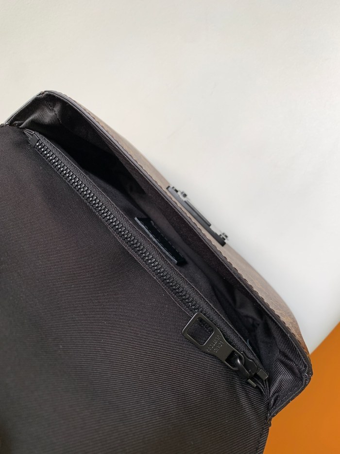 LV Bag M45864