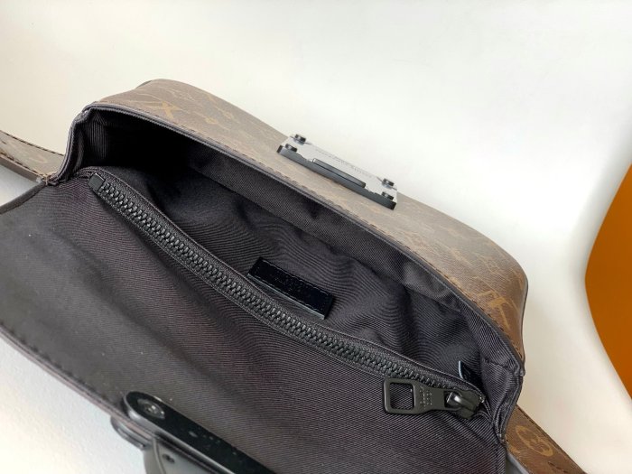 LV Bag M45864