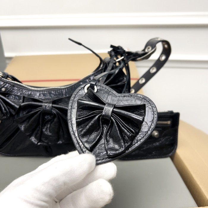 Balenciag Le Cagole