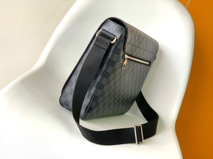 LV Bag M41212