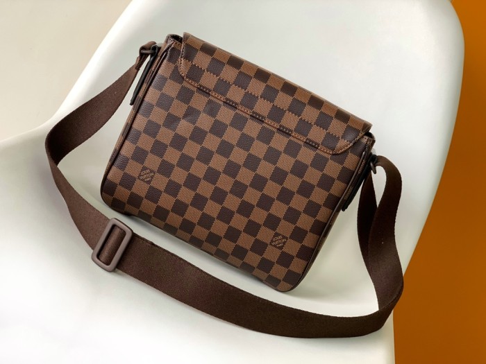 LV Bag M41212