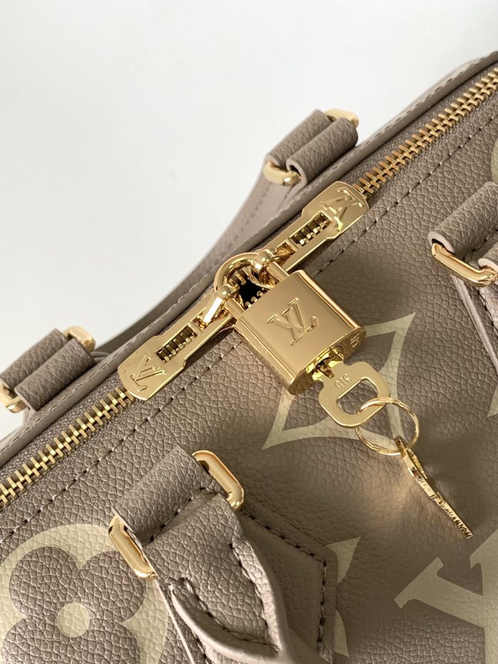 LV Bag M46575