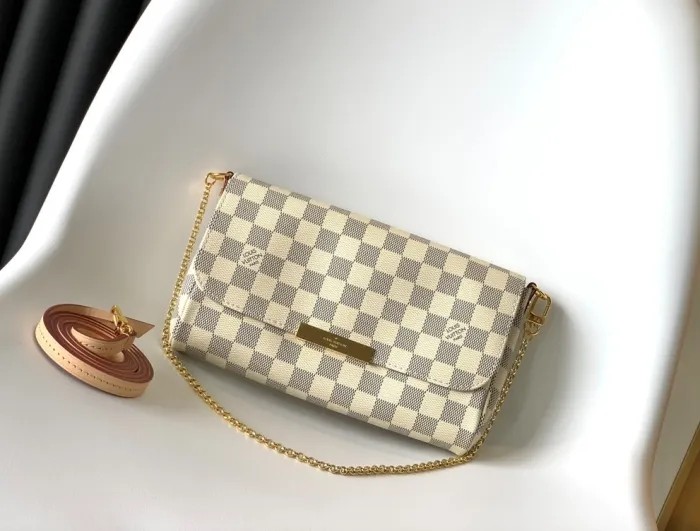 LV Bag M40718