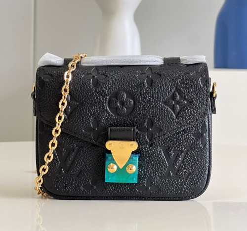 LV bags M81390