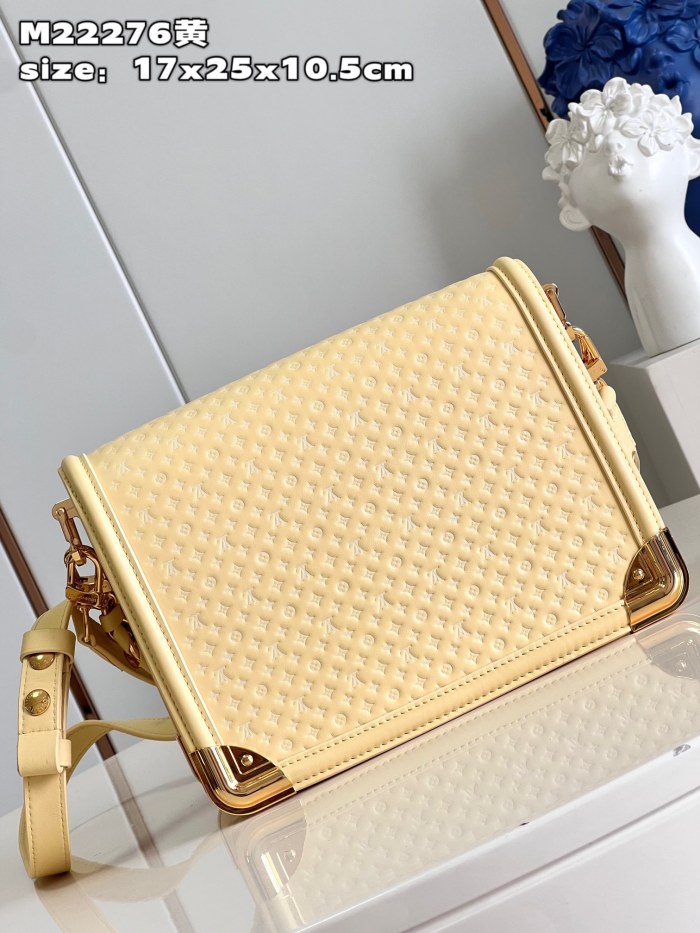 LV Bag M22597