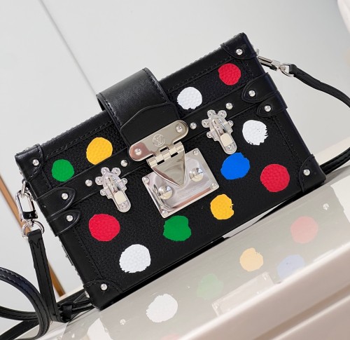 LV Bag M21621