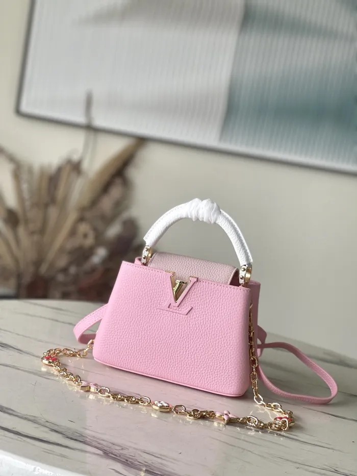 LV Bag M22375