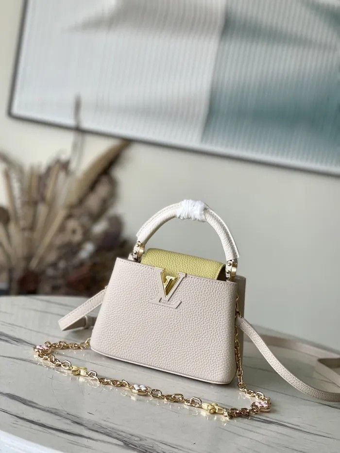 LV Bag M22375