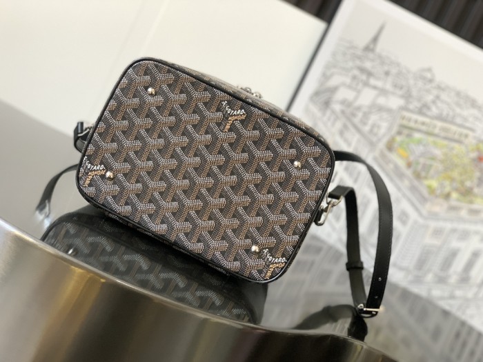 Goyard Muse makeup bag