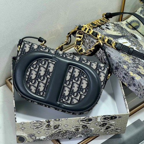 Dior bag CD Signature