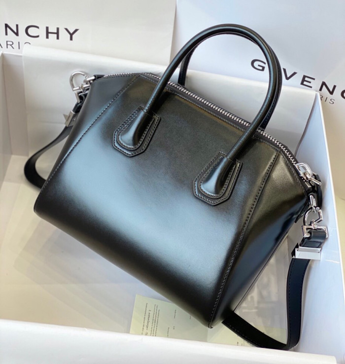 Givenchy Bag Antigona Small 28cm