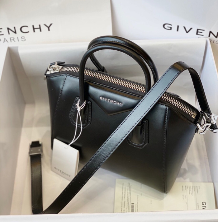 Givenchy Bag Antigona Small 28cm