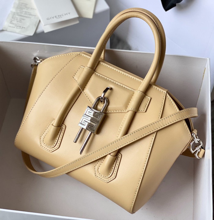 Givenchy Bag Antigona Lock