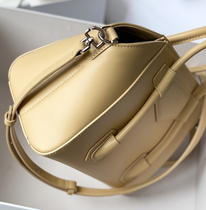 Givenchy Bag Antigona Lock