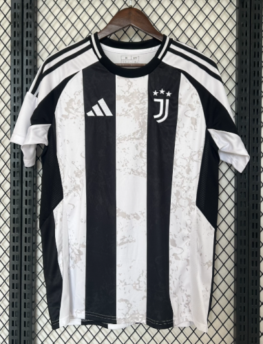 Juventus 2024/2025 home shirt