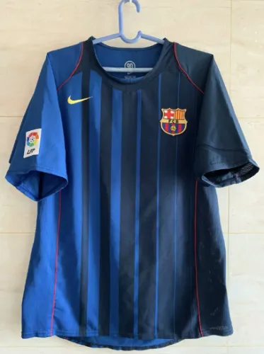 Barcelona 2004/2005 away retro shirt Ronaldinho