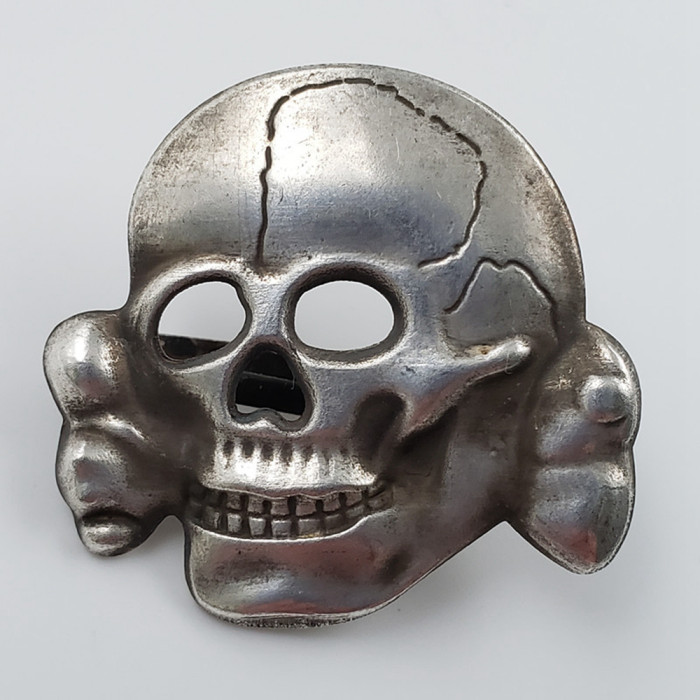 Skeleton Skull Badge Metal Pin Brooches Pin Badges Skull Jewelry Gift for Friends