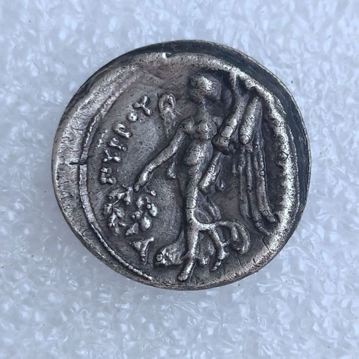 G(85)Ancient Greek Silver Plated Copy Coin About 19mm