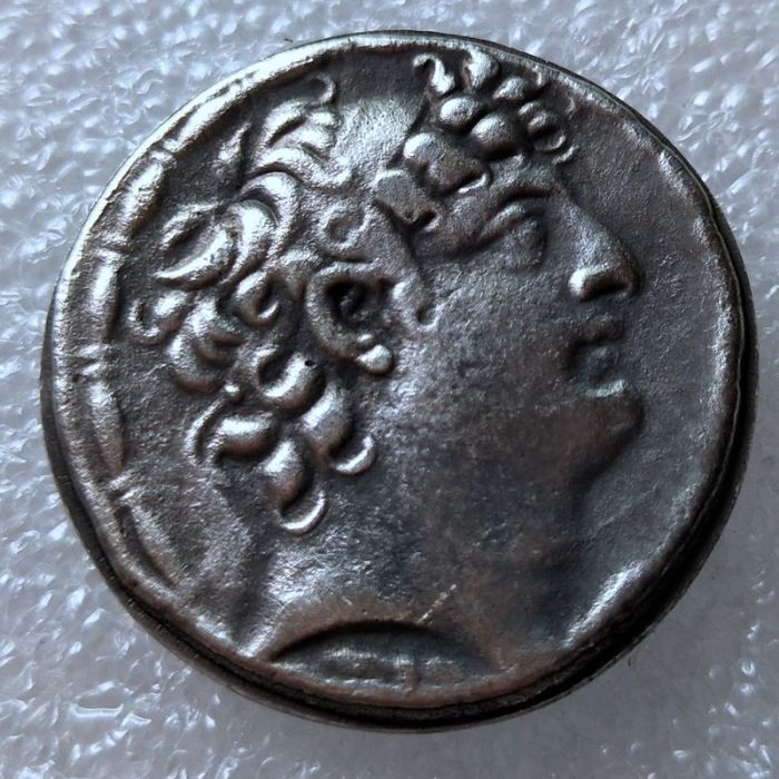 G(89)Ancient Greek Silver Plated Copy Coin About 27mm