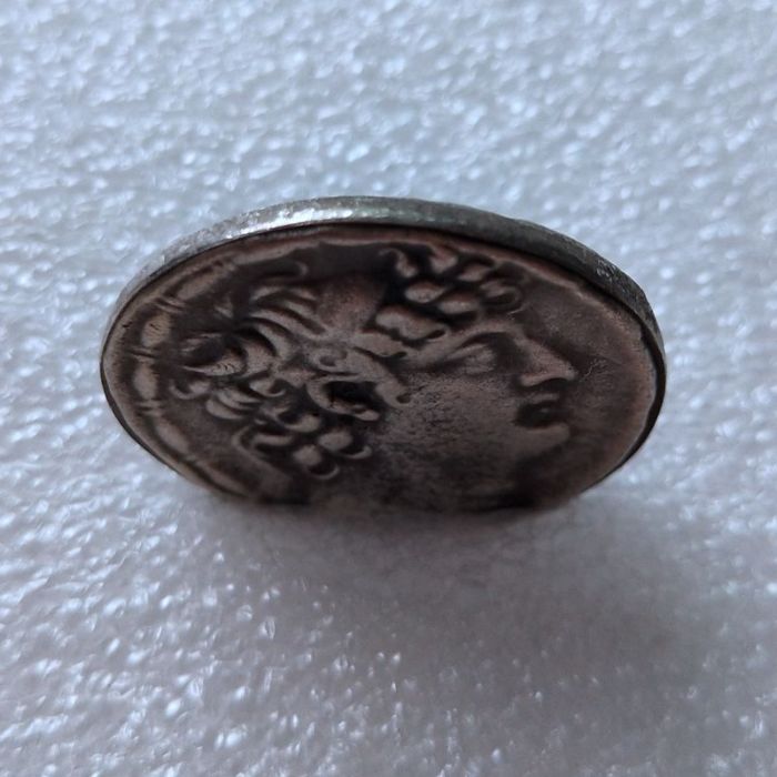 G(89)Ancient Greek Silver Plated Copy Coin About 27mm