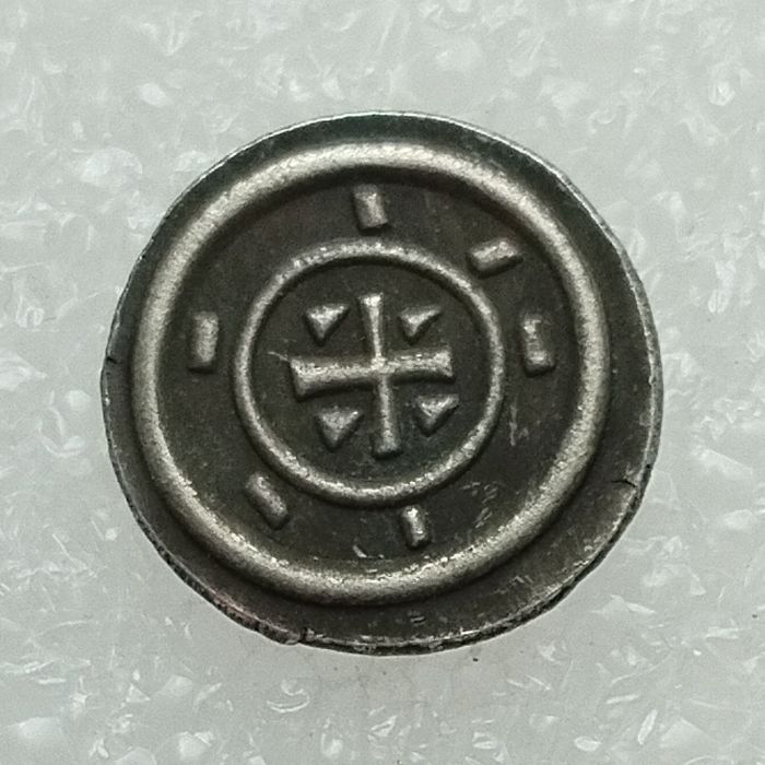 Reproduction Hungary Denar-Bela 1131-1141 Silver Plated Metal Copy Coins 11.9mm