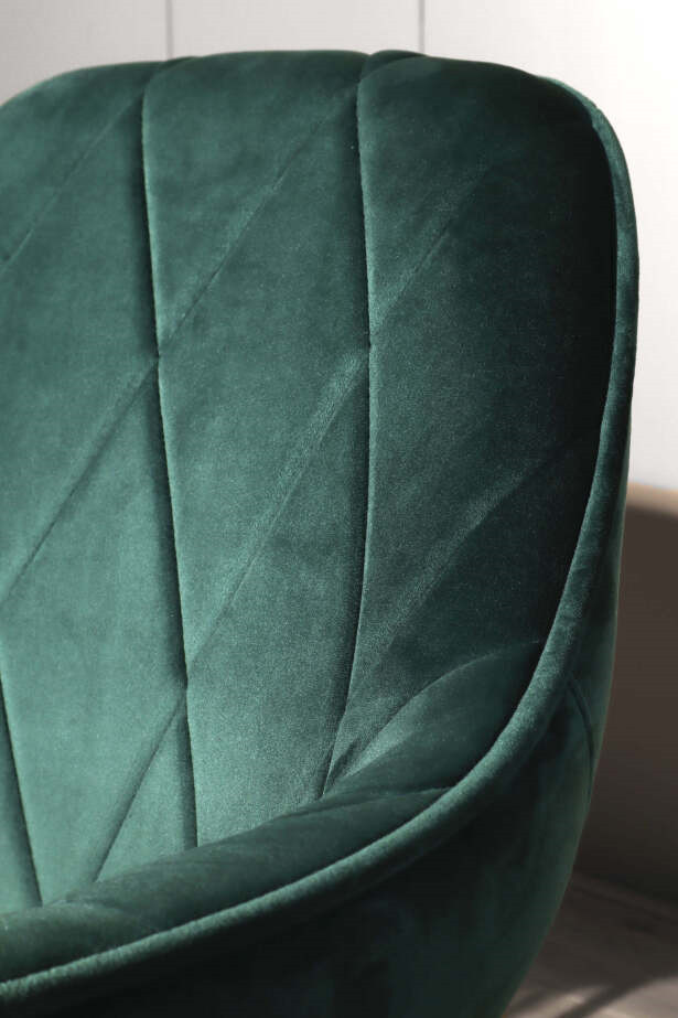 Comfort green velvet upholstered dining chair with cushion