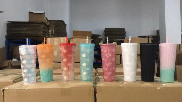 RTS US warehouse 24oz double wall studded colorful plastic cups with straw and lid  24pcs/carton