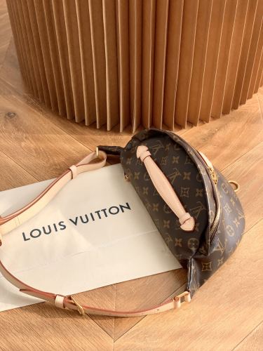 Louis Vuitton MONOGRAM 2021-22FW Bumbag (M43644)