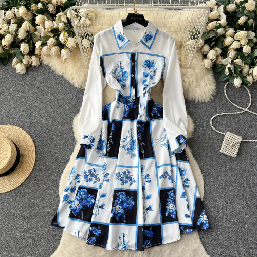 Chic Checkered Print Maxi Dress with Elegant Long Sleeves