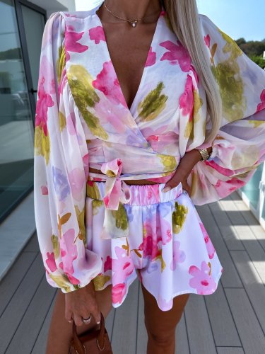 Summer Chiffon Lantern Sleeve V-Neck Blouse with Elastic Waist Straight Shorts Printed Set