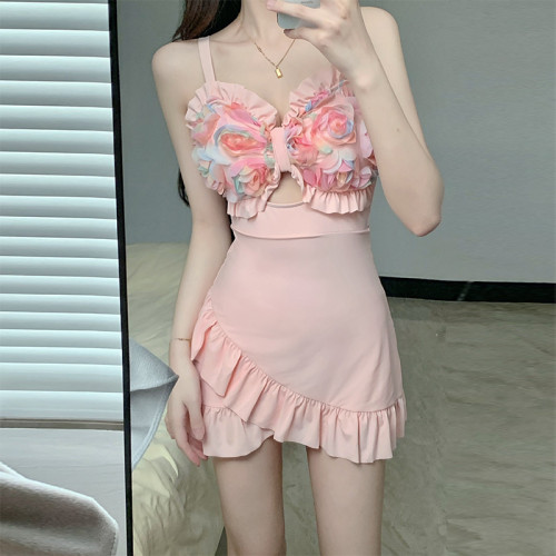 Slimming Effect Floral Bud One-Piece Swimsuit with Conservative Skirt Design