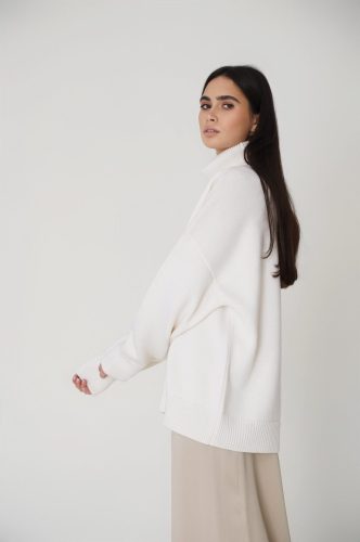 Loose-fitting Classic Solid Color Turtleneck Sweater for Women