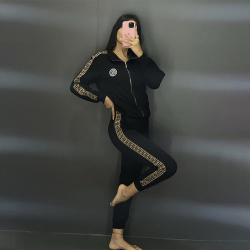 Fashion Outdoor Embossed Embroidery Zipper High Neck Jacket Set