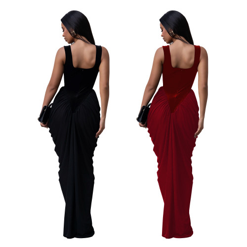 European and American fashionable women's dress with a waist cinched, backless, sleeveless, and hip hugging design