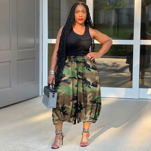 Fashionable camouflage printed casual jeans with elastic waist straight leg cropped pants