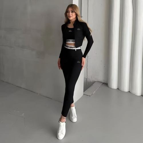 Casual Embroidered Sports Running Yoga Outfit Three Piece Set