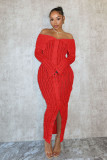 Fashionable and elegant, this one-shoulder sexy figure-hugging dress features a design-inspired wave pattern and long sleeves