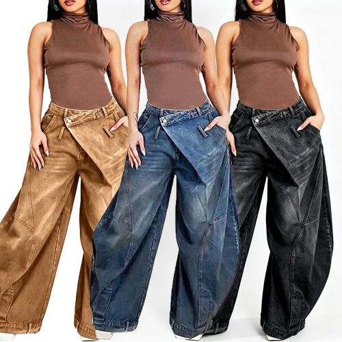 Fashionable women's washed and worn wide pine jeans with pockets