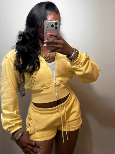 Rivet sports suit set, yellow zipper sweatshirt jacket, drawstring shorts two-piece set