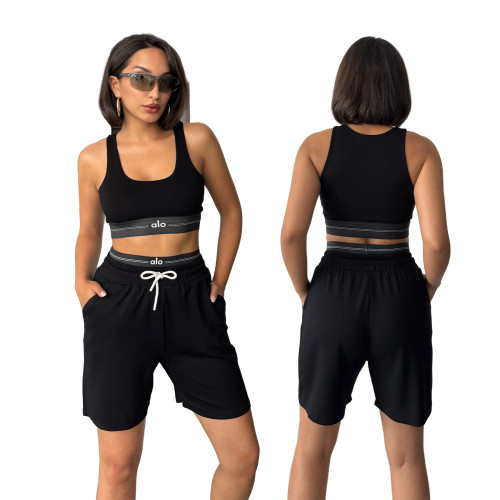 Fashionable cropped tank top with double waistbands and seven-inch yoga pants casual workout set (includes chest pad)