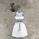 Fashionable cropped tank top with double waistbands and seven-inch yoga pants casual workout set (includes chest pad)