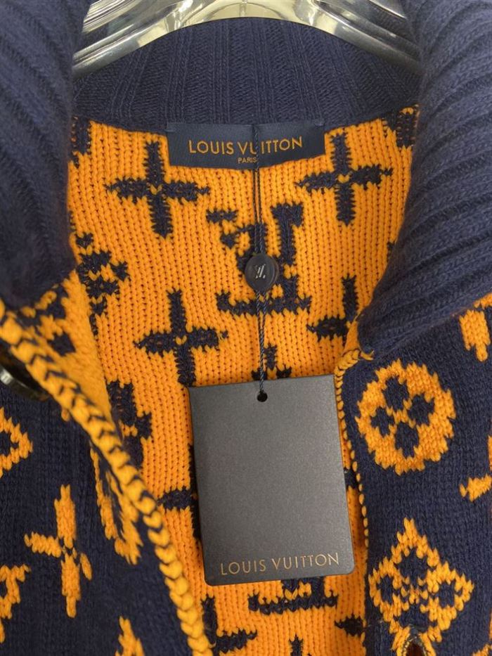 LOUIS VUITTON SIGNATURE CARDIGAN – LVH038