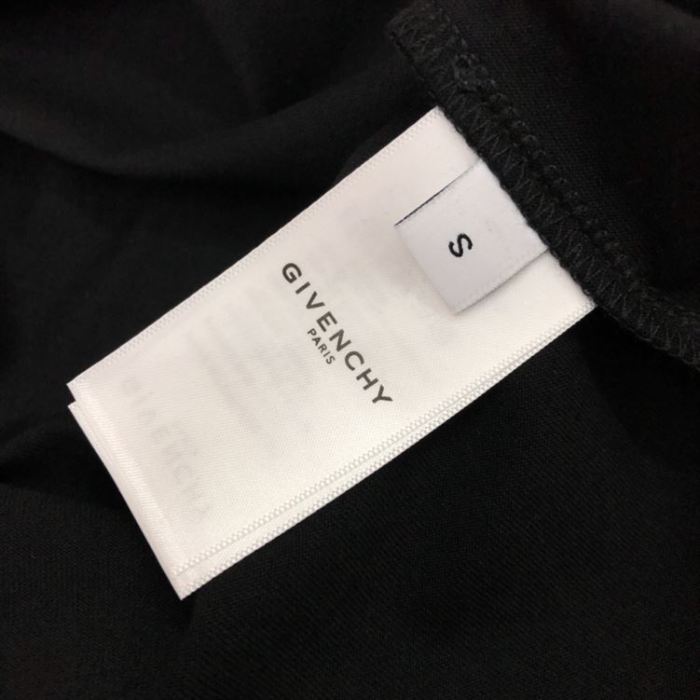 GIVENCHY REVERSE OVERSIZED T-SHIRT IN BLACK – GTS008