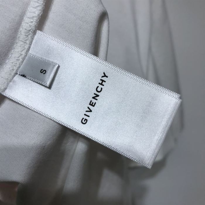 GIVENCHY SLIM FIT T-SHIRT IN JERSEY WITH TAG EFFECT PRINT – GTS001