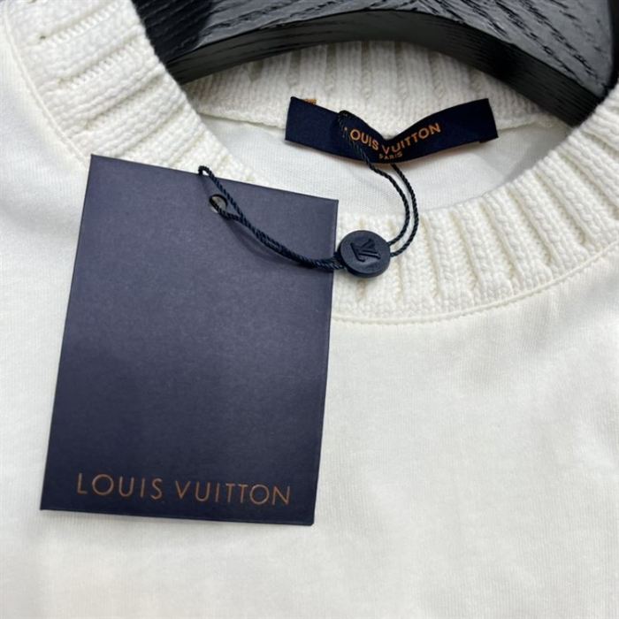 LOUIS VUITTON X NIGO EMBROIDERED MOCKNECK WHITE T-SHIRT – LVTS056