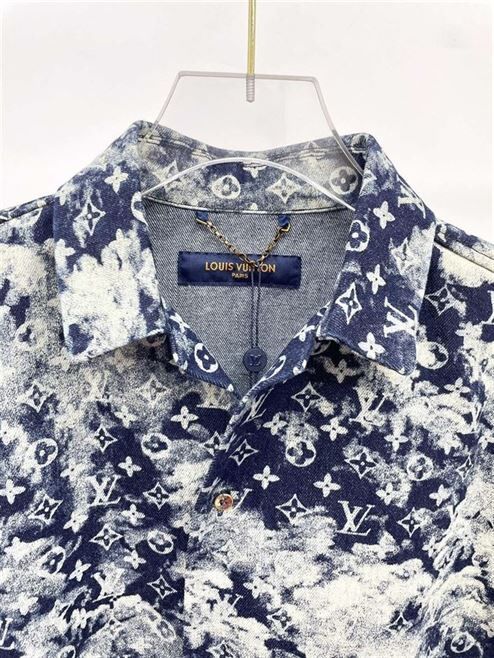 LOUIS VUITTON TAPESTRY MONOGRAM – LVTS050