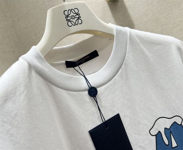 LOUIS VUITTON DO A KICKFLIP T-SHIRT – LVTS007