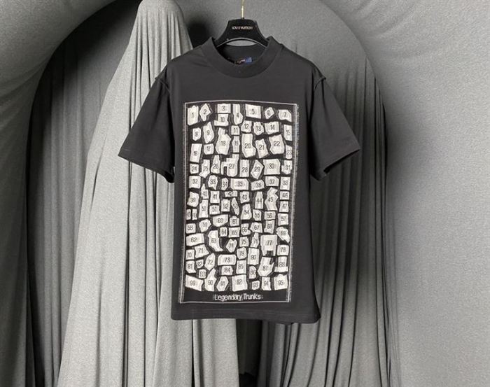 LOUIS VUITTON LEGENDARY TRUNKS T-SHIRT – LVTS053