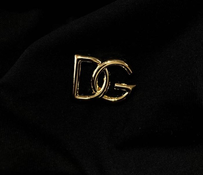 DOLCE & GABBANA COTTON T-SHIRT WITH METALLIC DG LOGO – DT015
